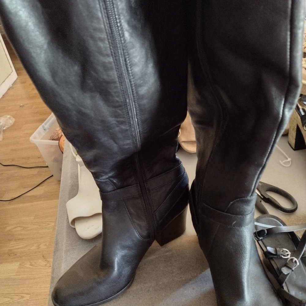Born boots size 9.5